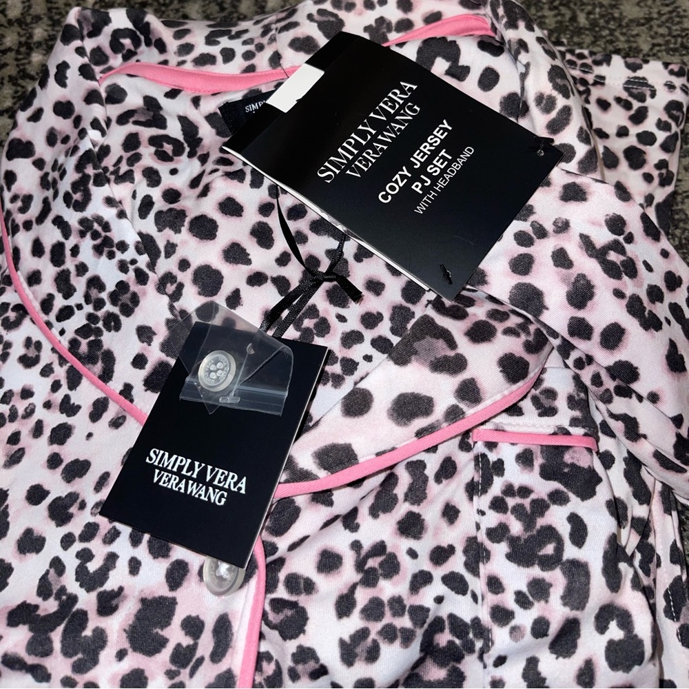 Brand new Women’s Simple Vera Vera Wang pj set with headband